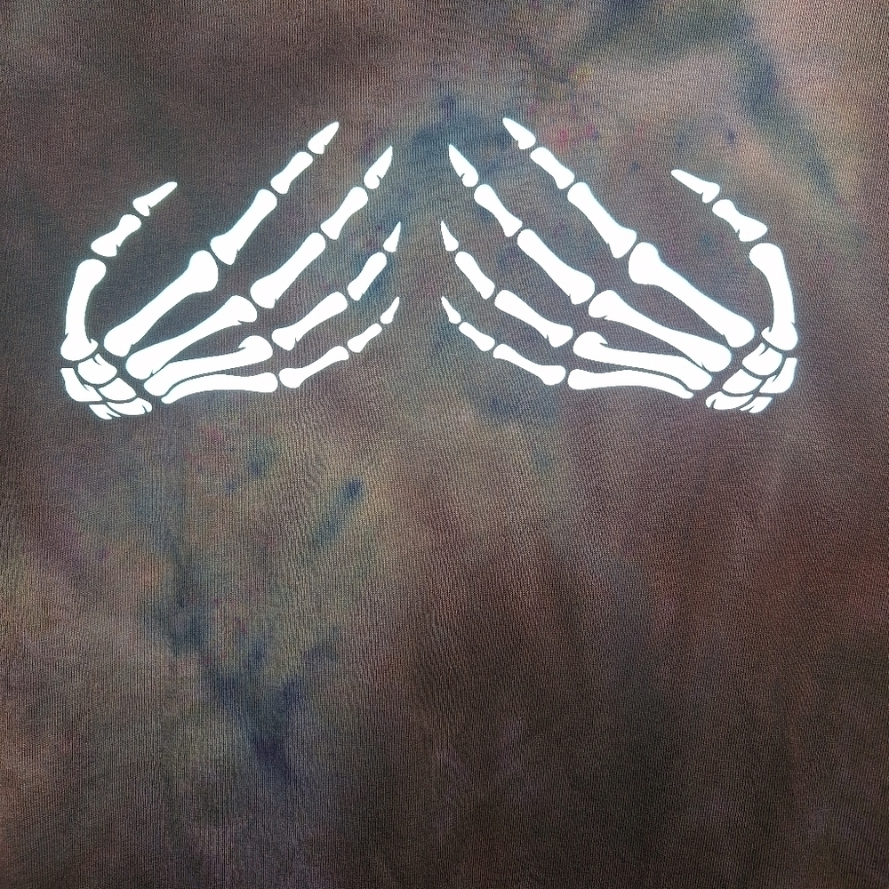 This is a Hedgehog Hustle brand glow in the dark skeleton hands womens XL T-shir - Picture 3 of 5